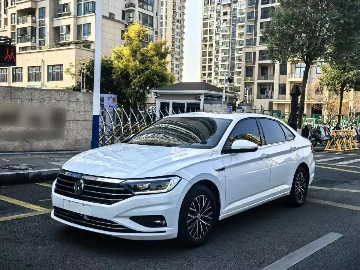 2020 Volkswagen Sagitar 1.2T 116HP L4 7DCT