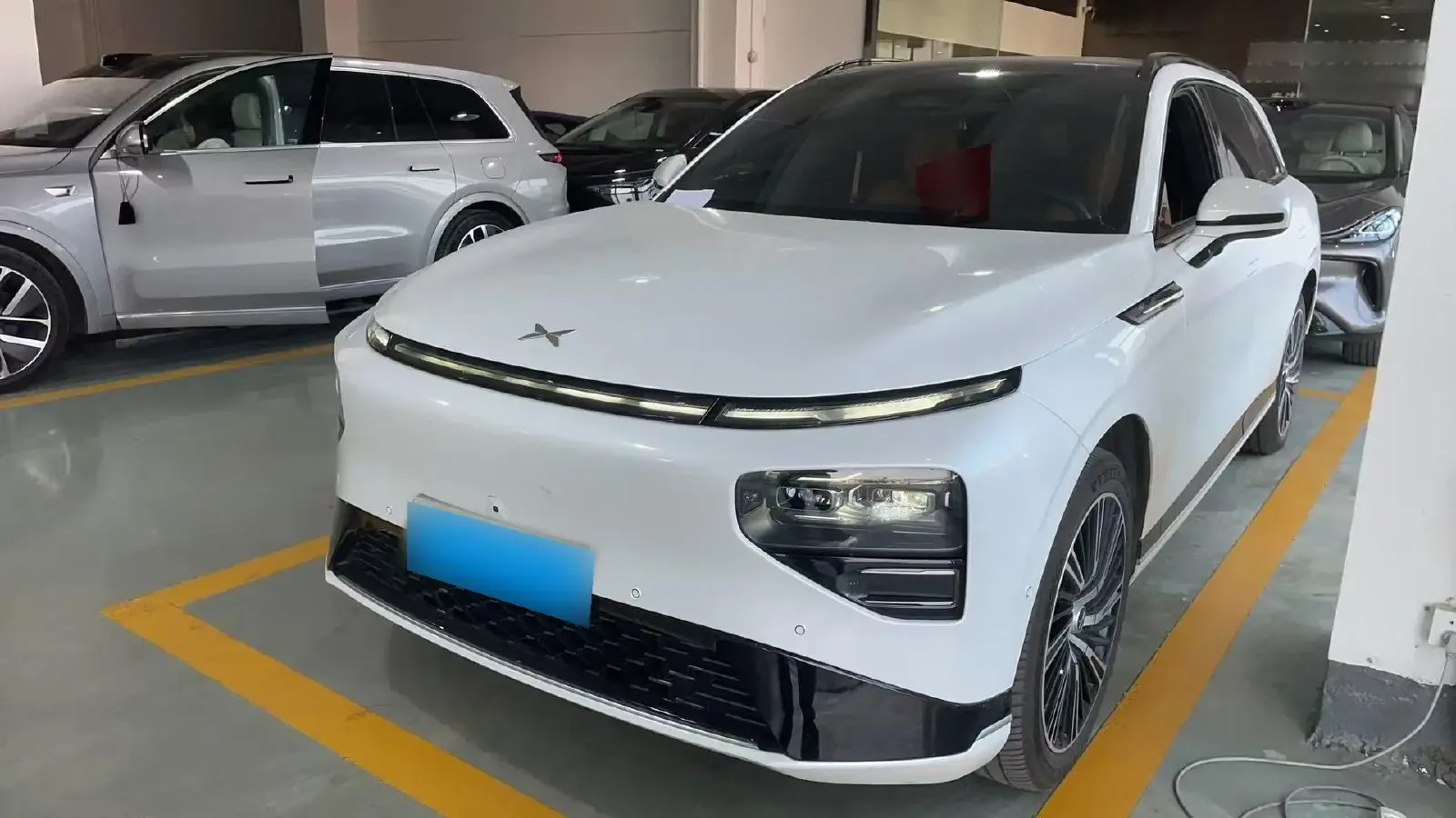 2022 Xpeng G9 BEV 98KWH