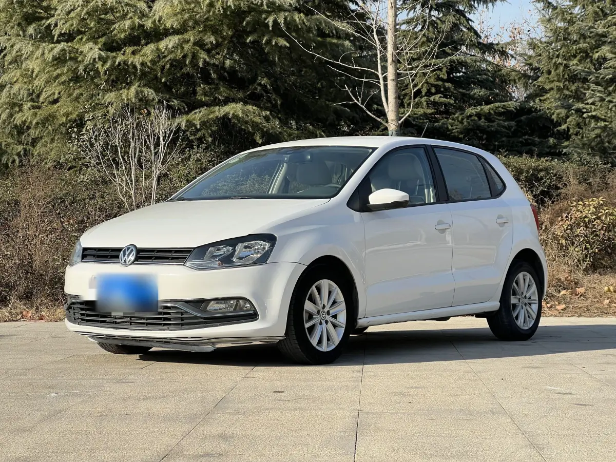 2014 Volkswagen Polo 1.4L 90HP L4 6AT