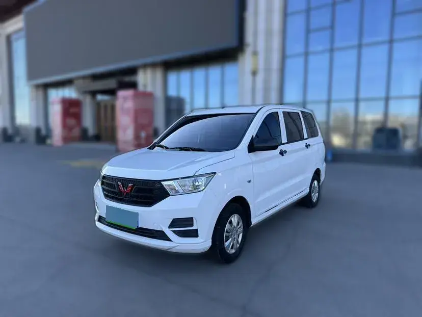 2021 WuLing HongGuang 1.5L 99HP L4 6MT