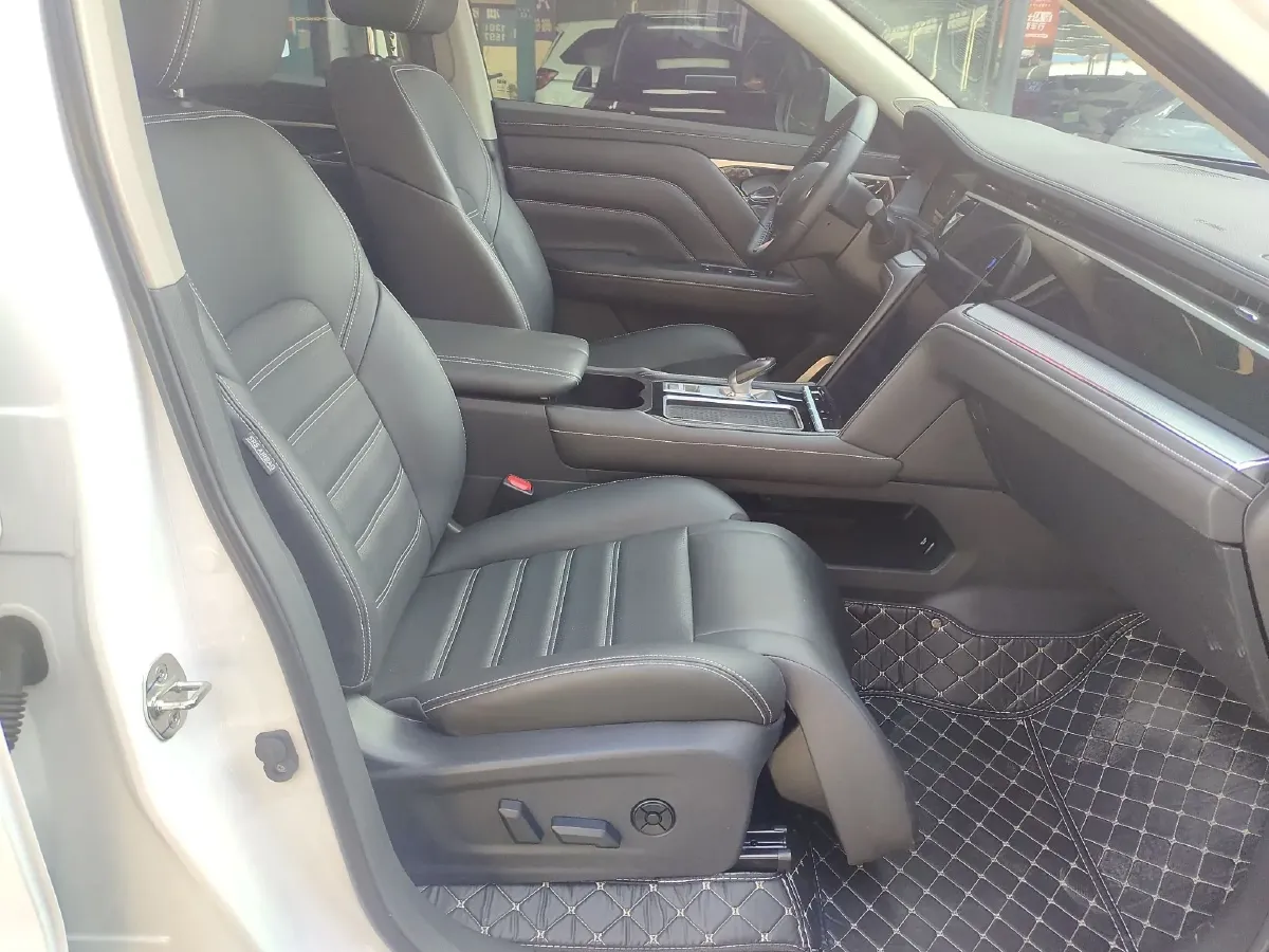 2023 Venucia Star 1.5T 190HP L4 7DCT,autocango,china used car exporter,china ev exporter,chinese used car exporter,chinese used ev exporter