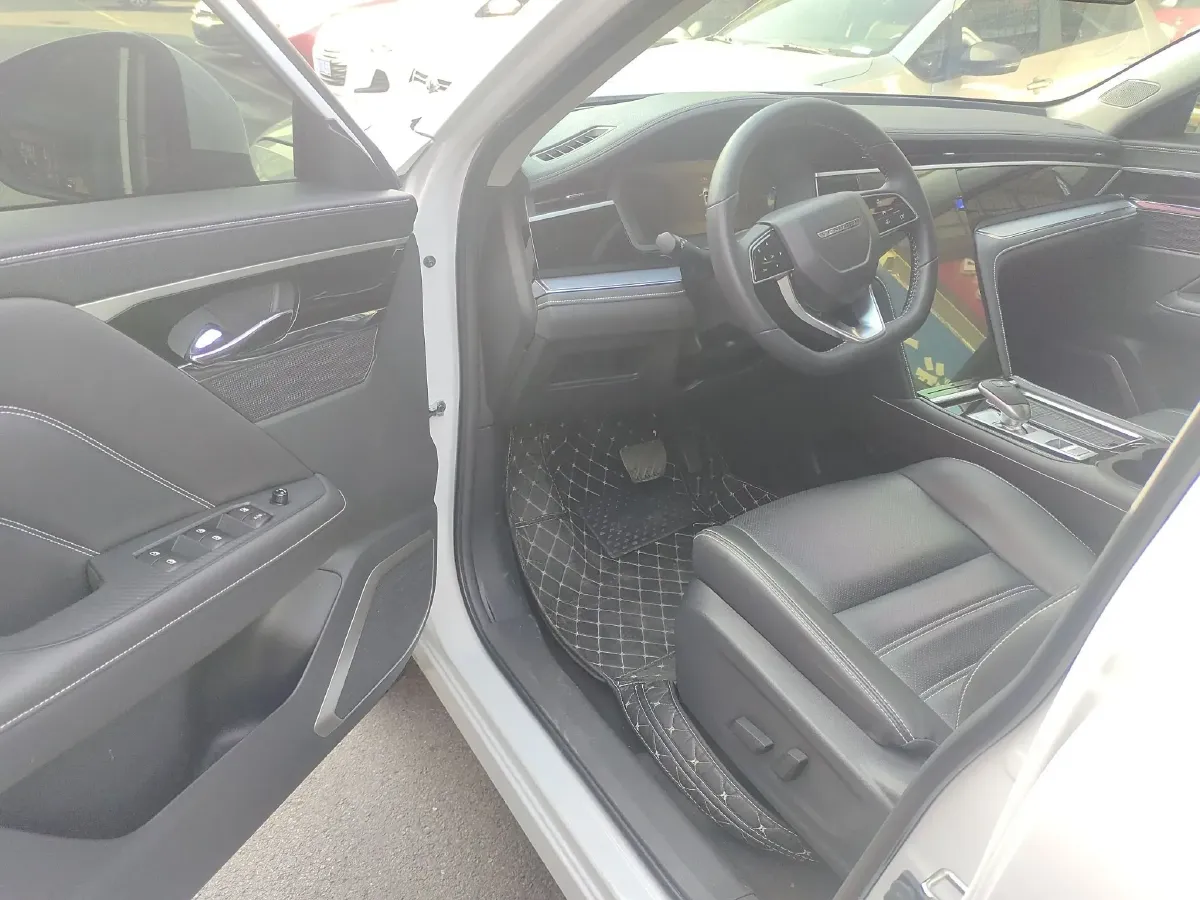 2023 Venucia Star 1.5T 190HP L4 7DCT,autocango,china used car exporter,china ev exporter,chinese used car exporter,chinese used ev exporter