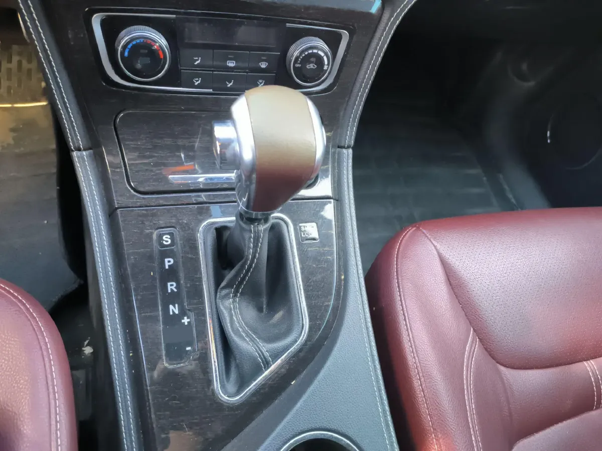 2014 Zotye T600 2.0T 190HP L4 6DCT,autocango,china used car exporter,china ev exporter,chinese used car exporter,chinese used ev exporter