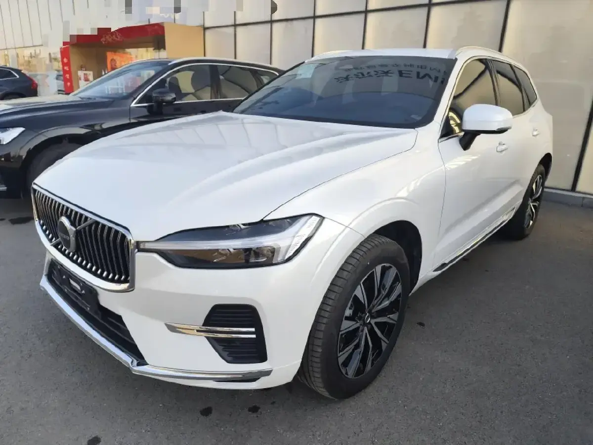 2024 Volvo XC60 2.0T 250HP L4 8AT