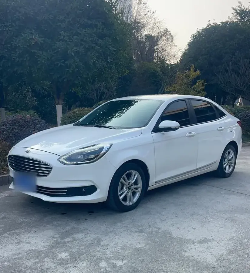 2019 Ford Escort 1.5L 122HP L3 6AT