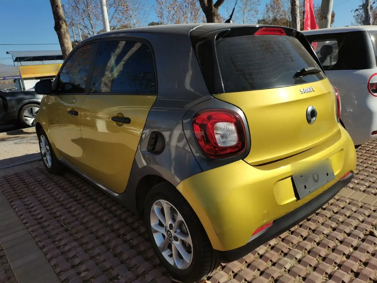 2016 Smart smart forfour 1.0L 71HP L3 6DCT,autocango,china used car exporter,china ev exporter,chinese used car exporter,chinese used ev exporter