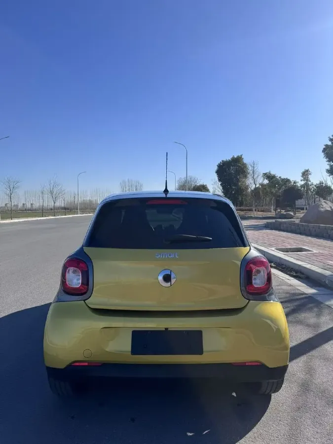 2016 Smart smart forfour 1.0L 71HP L3 6DCT,autocango,china used car exporter,china ev exporter,chinese used car exporter,chinese used ev exporter
