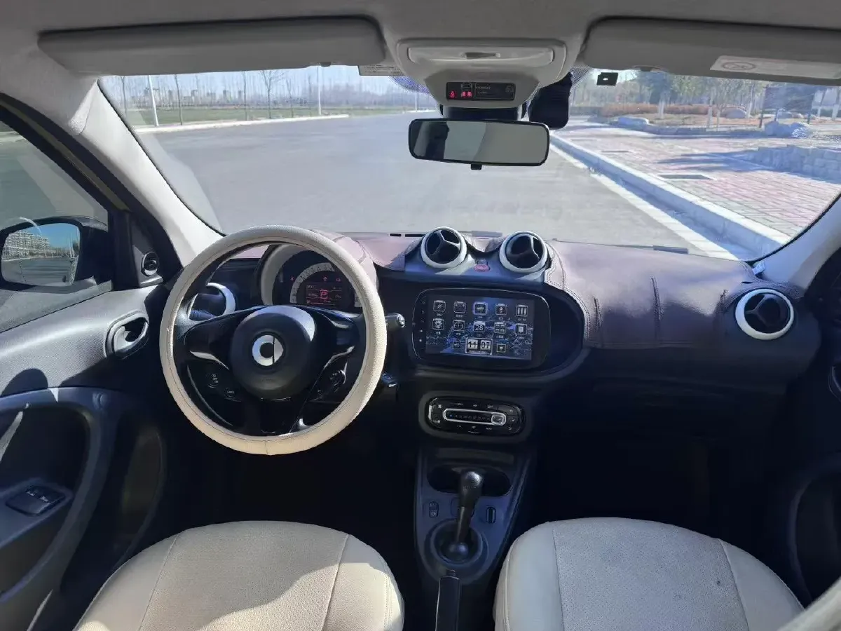 2016 Smart smart forfour 1.0L 71HP L3 6DCT,autocango,china used car exporter,china ev exporter,chinese used car exporter,chinese used ev exporter