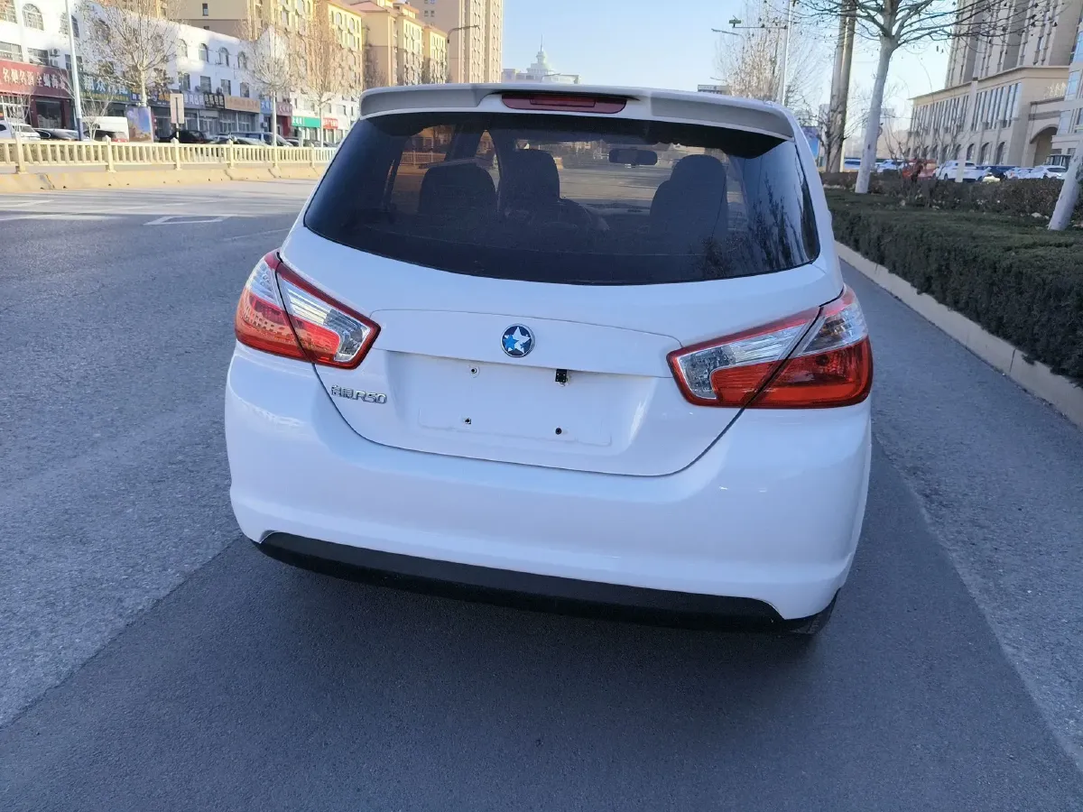 2015 Venucia R50 1.6L 117HP L4 5MT,autocango,china used car exporter,china ev exporter,chinese used car exporter,chinese used ev exporter