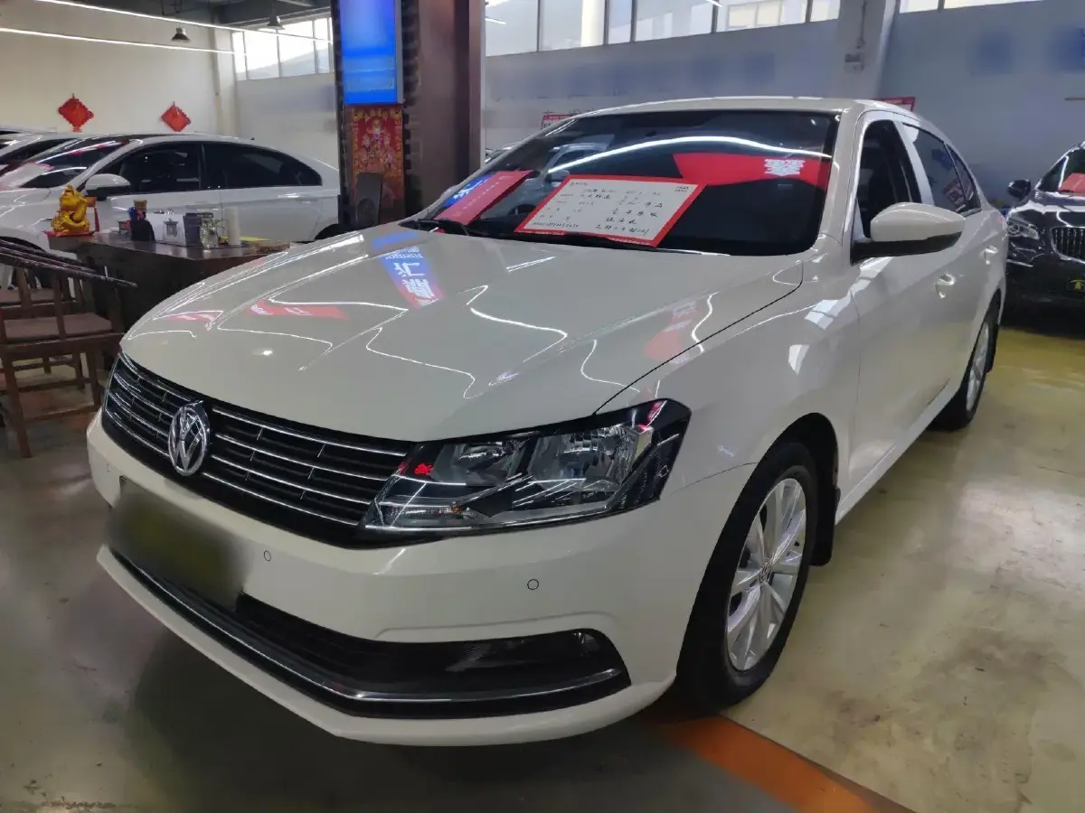 2015 Volkswagen Lavida 1.6L 110HP L4 6AT