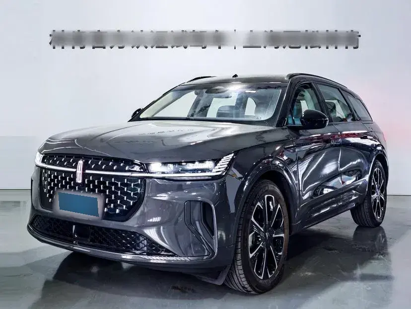 2023 Lincoln Nautilus 2.0T 282HP L4 E-CVT Hybrid