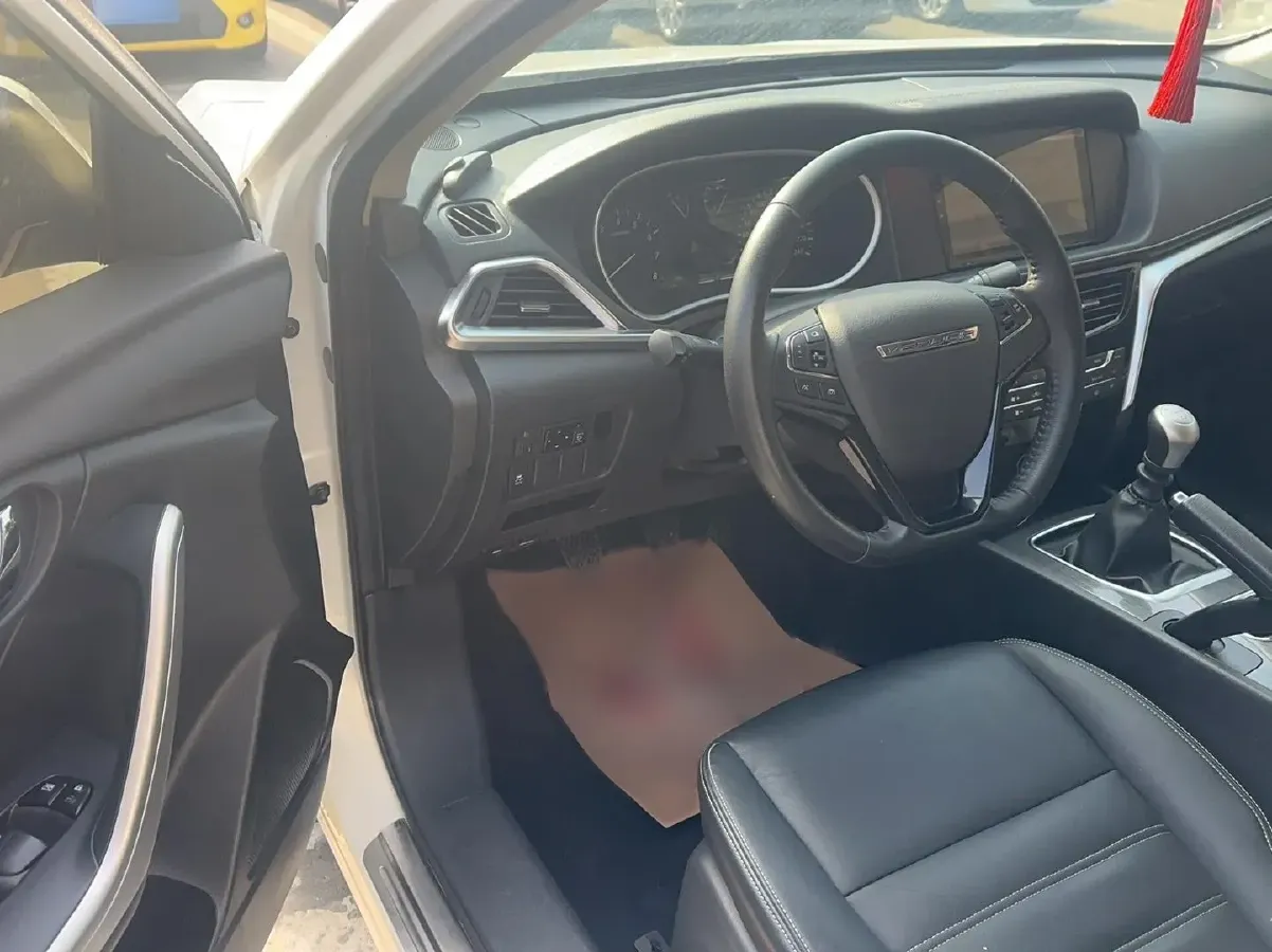 2017 Venucia T90 2.0L 144HP L4 6MT,autocango,china used car exporter,china ev exporter,chinese used car exporter,chinese used ev exporter