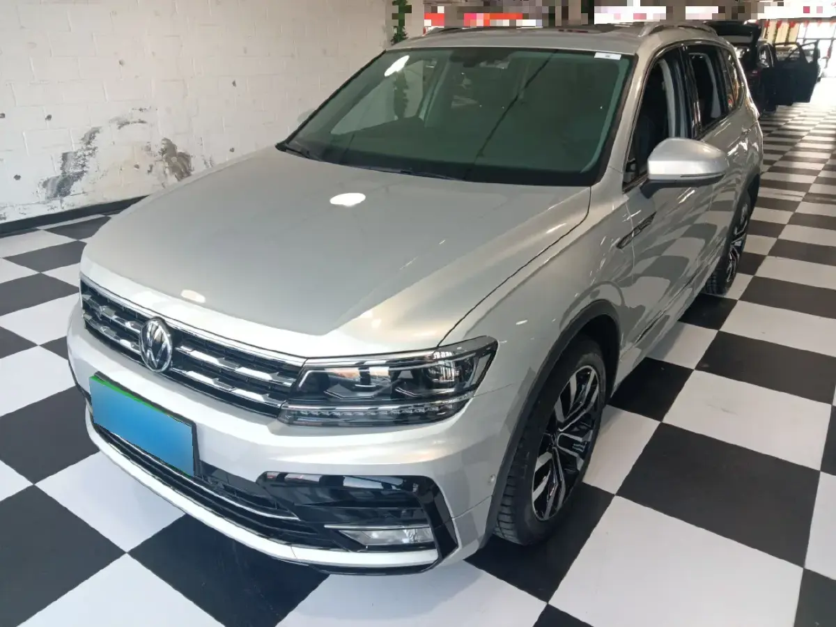 2021 Volkswagen Tiguan L 2.0T 220HP L4 7DCT