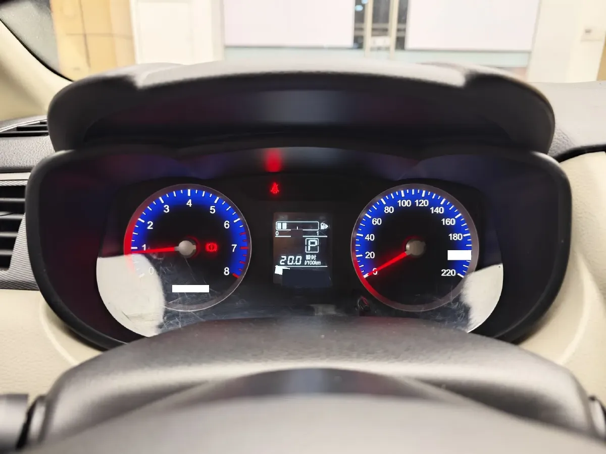 2015 Venucia R50 1.6L 117HP L4 4AT,autocango,china used car exporter,china ev exporter,chinese used car exporter,chinese used ev exporter