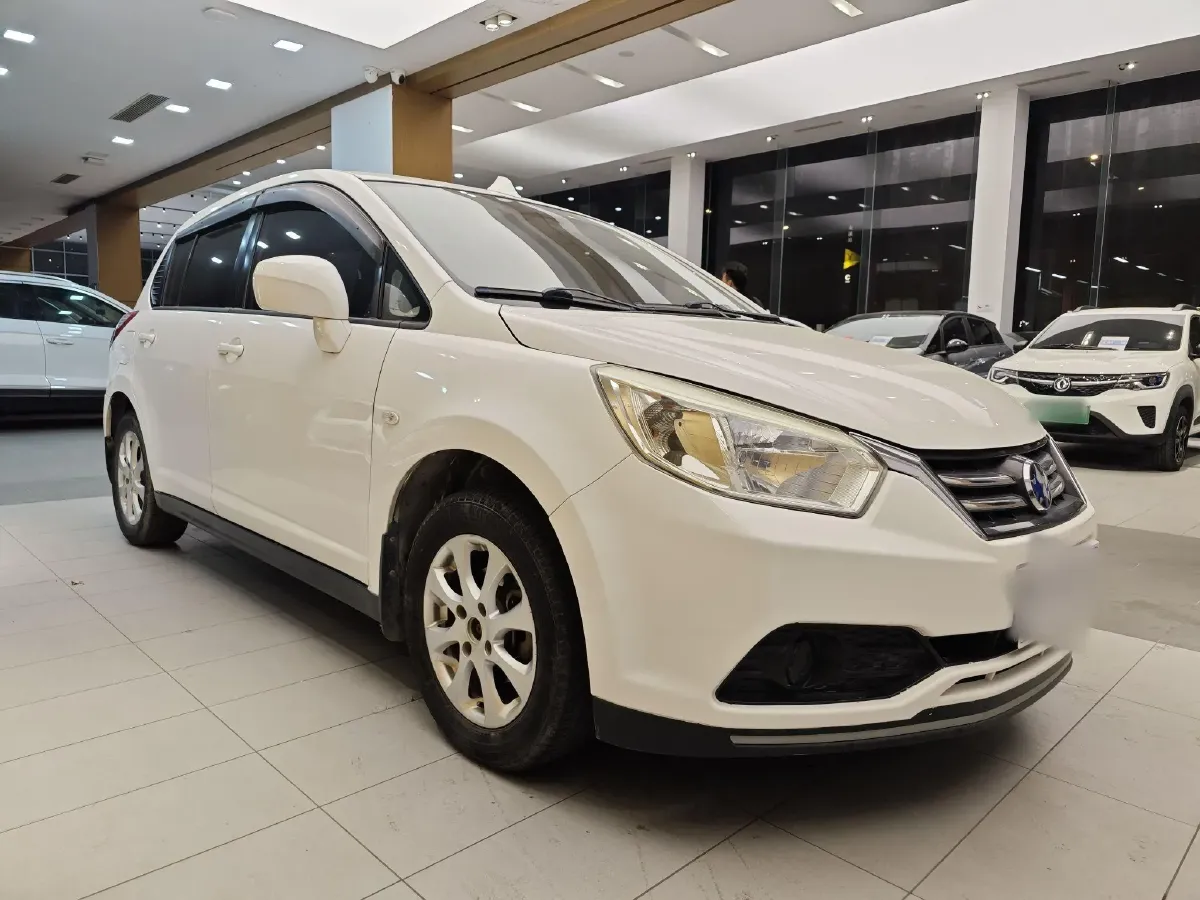2015 Venucia R50 1.6L 117HP L4 4AT,autocango,china used car exporter,china ev exporter,chinese used car exporter,chinese used ev exporter