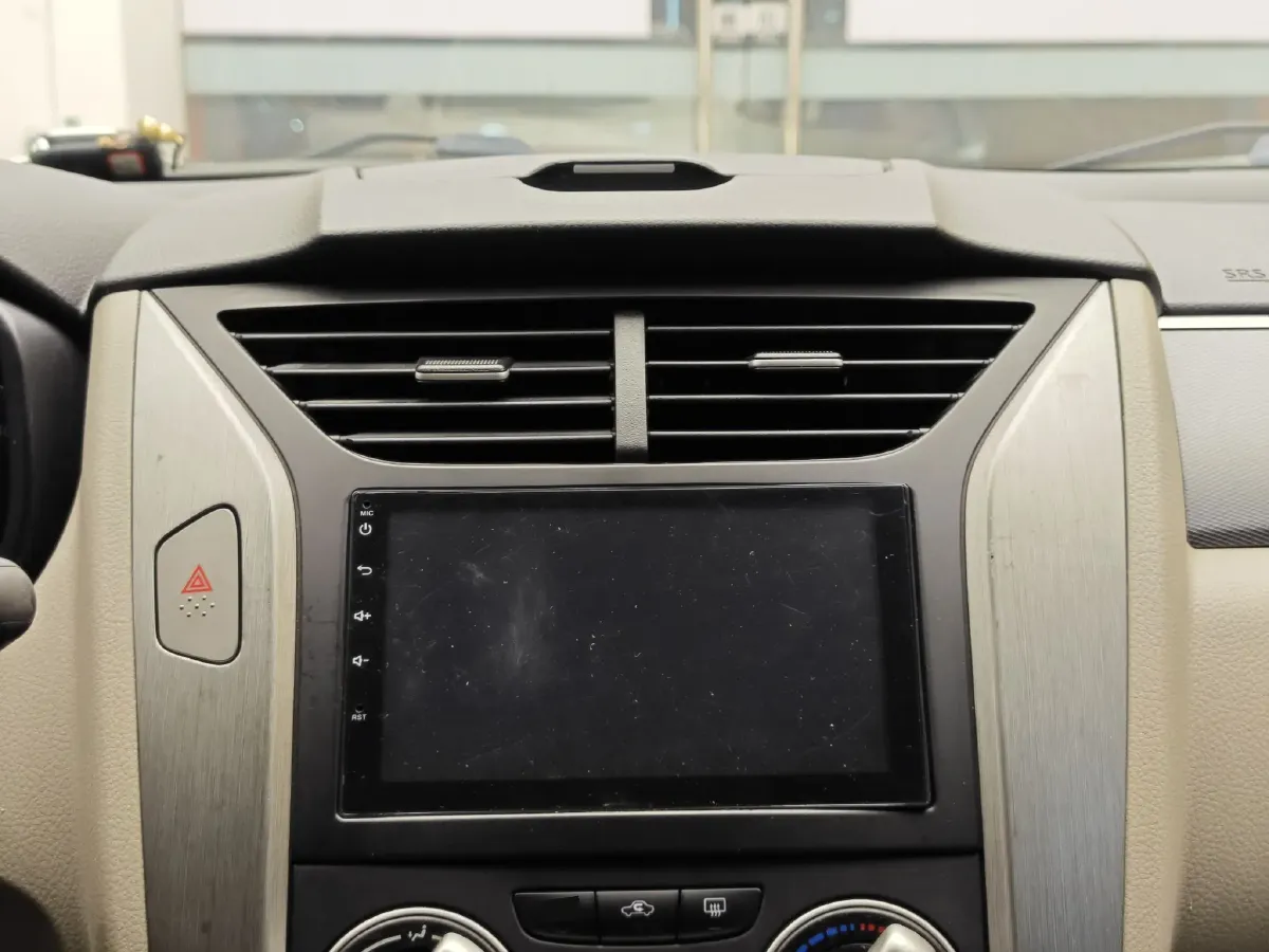 2015 Venucia R50 1.6L 117HP L4 4AT,autocango,china used car exporter,china ev exporter,chinese used car exporter,chinese used ev exporter