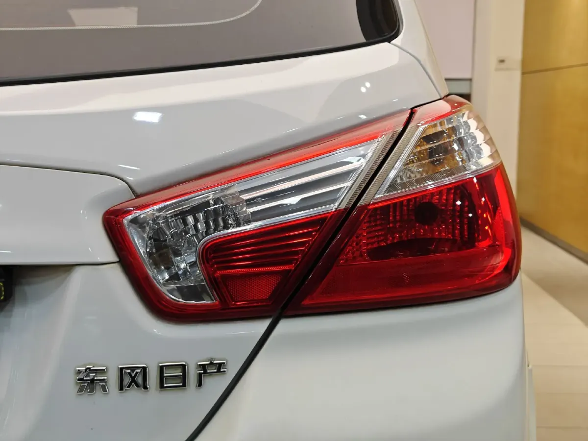 2015 Venucia R50 1.6L 117HP L4 4AT,autocango,china used car exporter,china ev exporter,chinese used car exporter,chinese used ev exporter