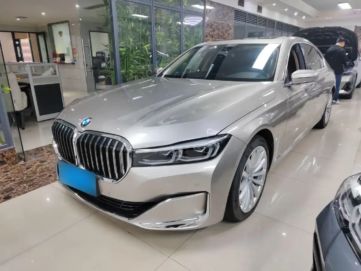 2019 BMW 7 Series 2.0T 265HP L4 8AT