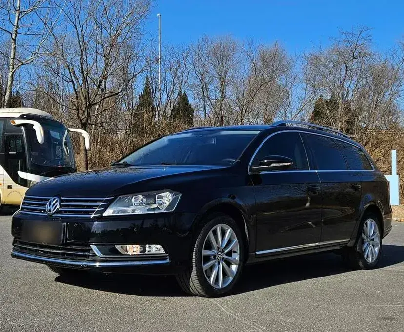 2012 Volkswagen Magotan 2.0T 211HP L4 6DCT