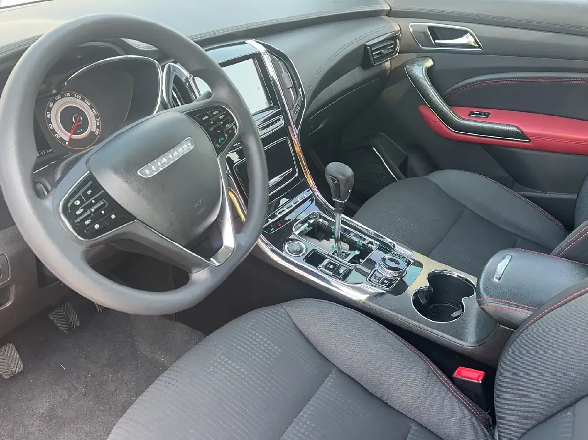 2017 Leopaard CS9 1.5L 113HP L4 5MT,autocango,china used car exporter,china ev exporter,chinese used car exporter,chinese used ev exporter