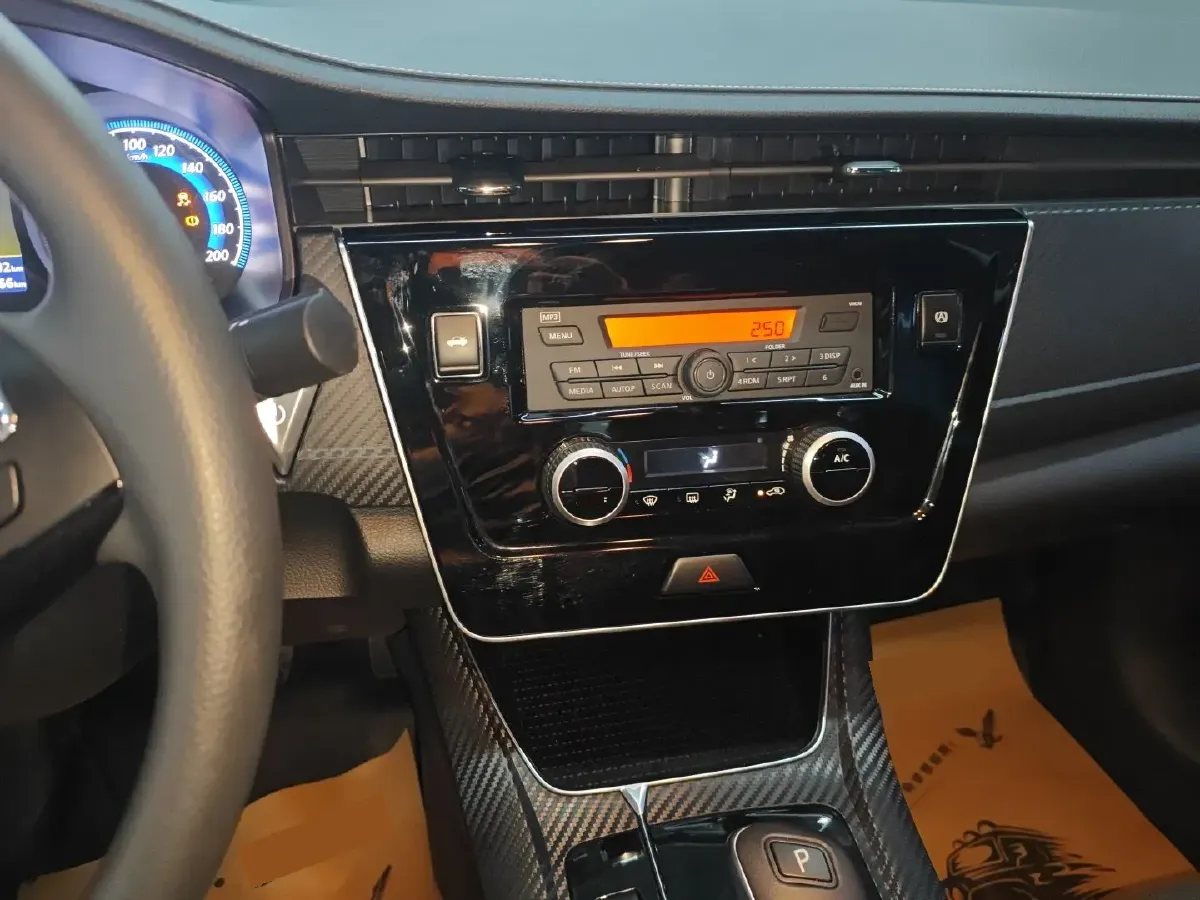 2023 Venucia D60 EV BEV 47KWH,autocango,china used car exporter,china ev exporter,chinese used car exporter,chinese used ev exporter