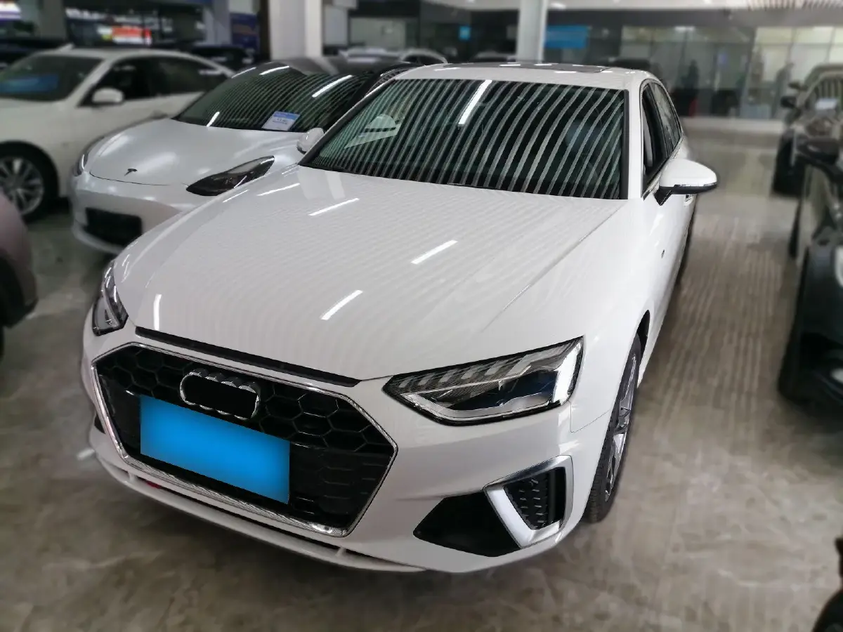 2024 Audi A4L 2.0T 190HP L4 7DCT