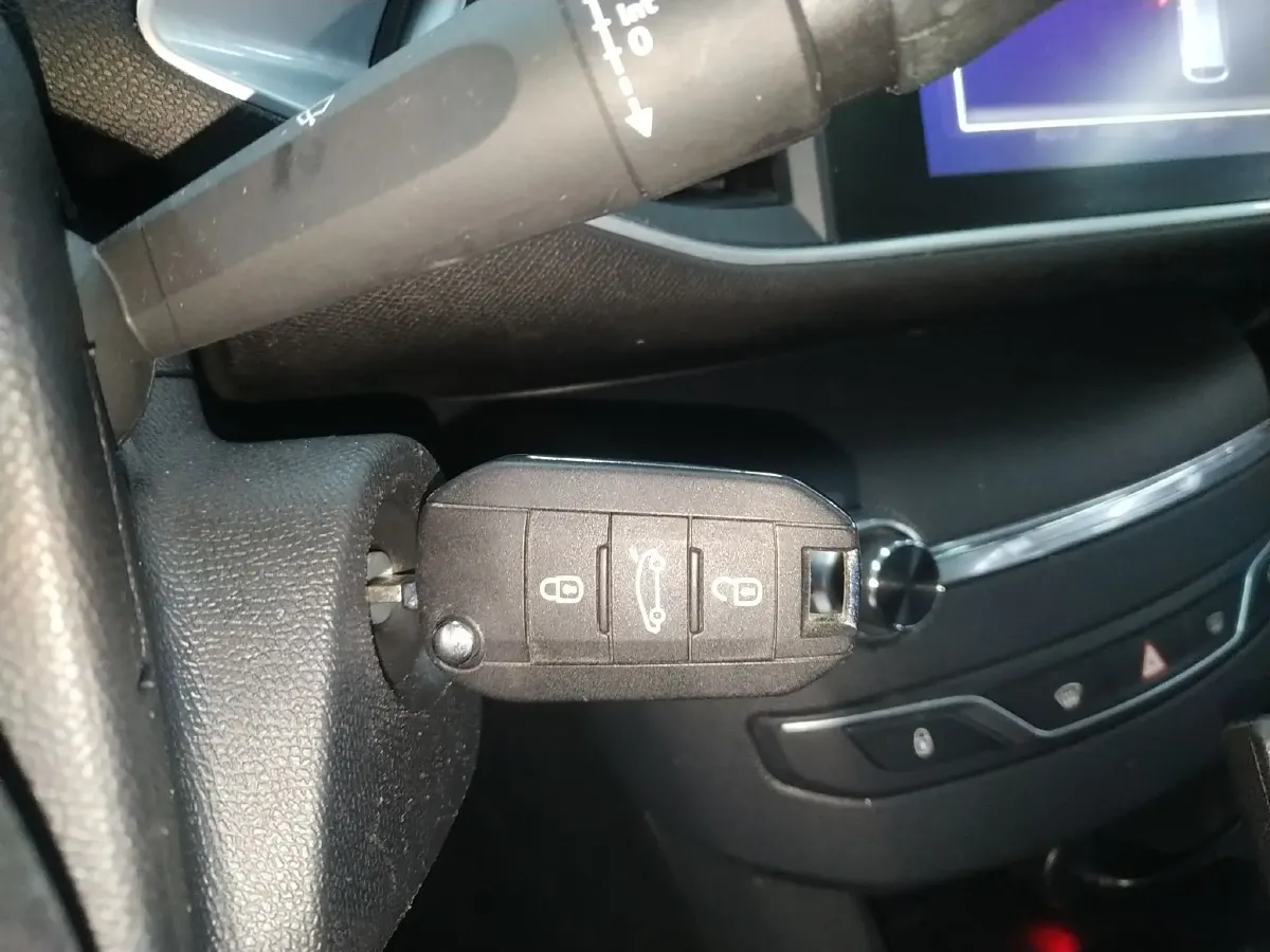 2015 Peugeot 308S 1.6T 167HP L4 6AT,autocango,china used car exporter,china ev exporter,chinese used car exporter,chinese used ev exporter