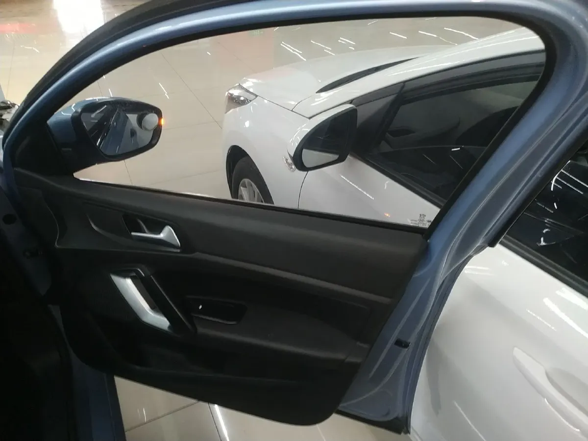 2015 Peugeot 308S 1.6T 167HP L4 6AT,autocango,china used car exporter,china ev exporter,chinese used car exporter,chinese used ev exporter