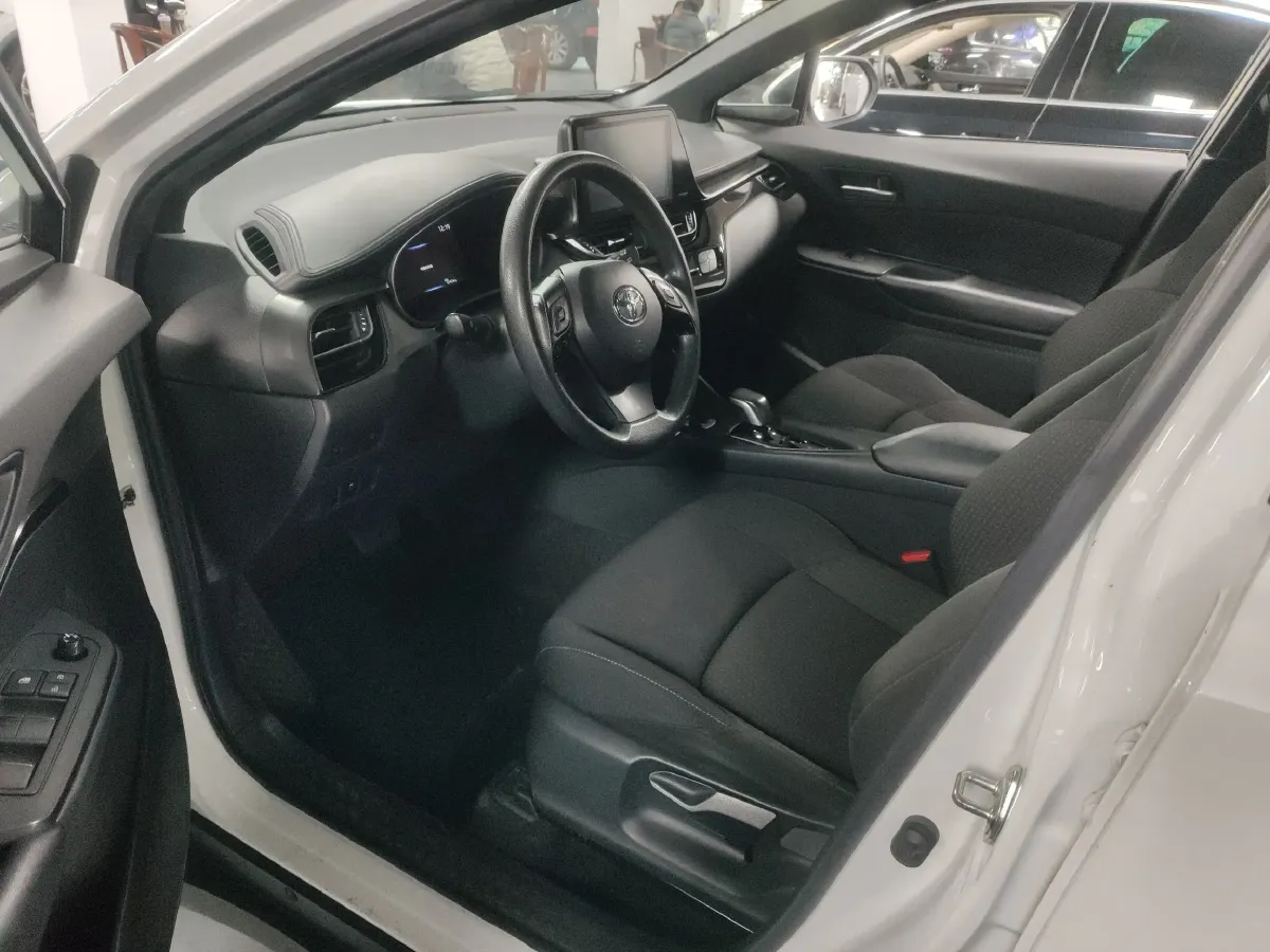 2020 Toyota C-HR EV BEV 54.3KWH,autocango,china used car exporter,china ev exporter,chinese used car exporter,chinese used ev exporter