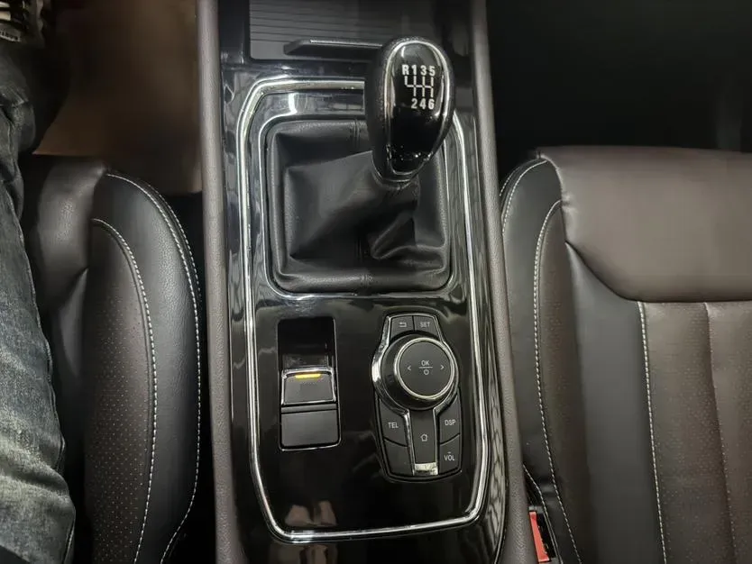 2017 DongFeng Fengon Fengon 580 1.5T 150HP L4 6MT,autocango,china used car exporter,china ev exporter,chinese used car exporter,chinese used ev exporter