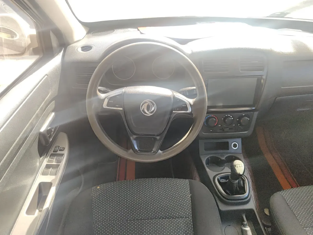 2019 DongFeng Fengon Fengon 330 1.5L 116HP L4 5MT,autocango,china used car exporter,china ev exporter,chinese used car exporter,chinese used ev exporter