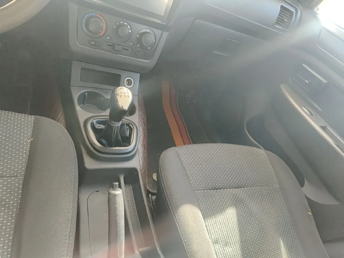 2019 DongFeng Fengon Fengon 330 1.5L 116HP L4 5MT,autocango,china used car exporter,china ev exporter,chinese used car exporter,chinese used ev exporter