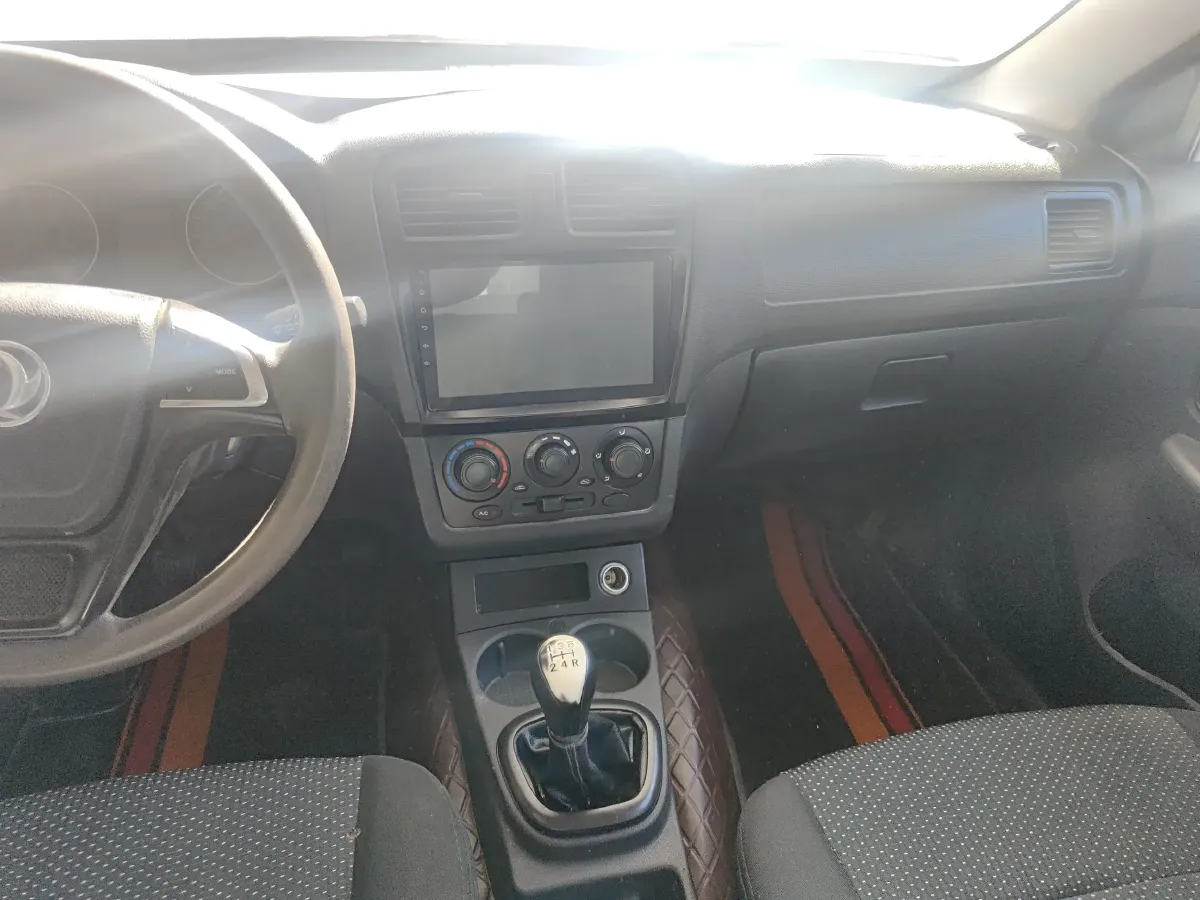 2019 DongFeng Fengon Fengon 330 1.5L 116HP L4 5MT,autocango,china used car exporter,china ev exporter,chinese used car exporter,chinese used ev exporter