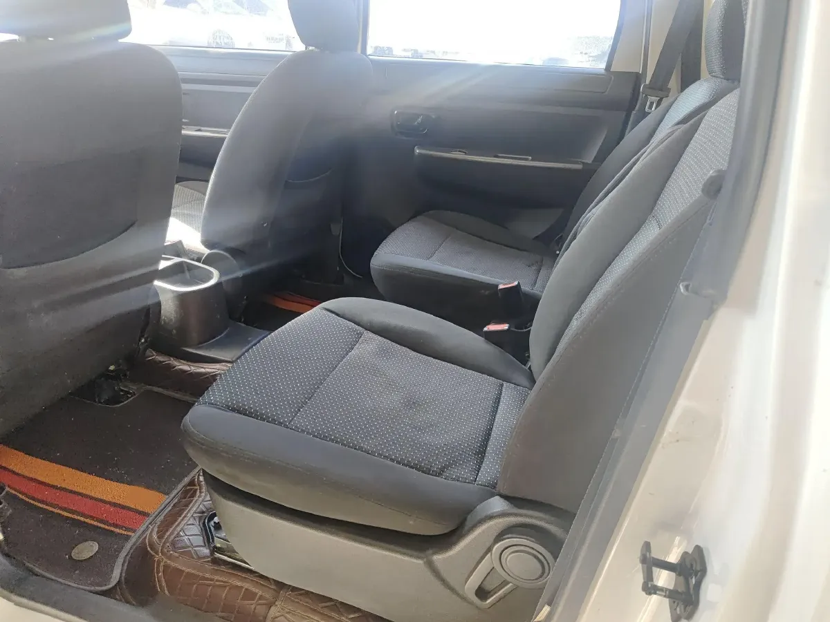 2019 DongFeng Fengon Fengon 330 1.5L 116HP L4 5MT,autocango,china used car exporter,china ev exporter,chinese used car exporter,chinese used ev exporter