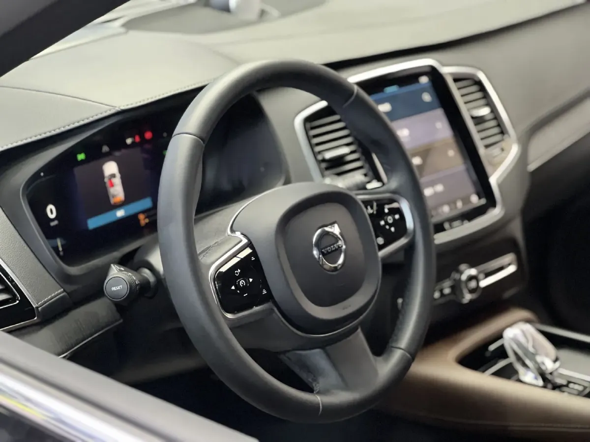 2023 Volvo XC90 PHEV 2.0T 310HP L4 8AT PHEV 18.831KWH,autocango,china used car exporter,china ev exporter,chinese used car exporter,chinese used ev exporter