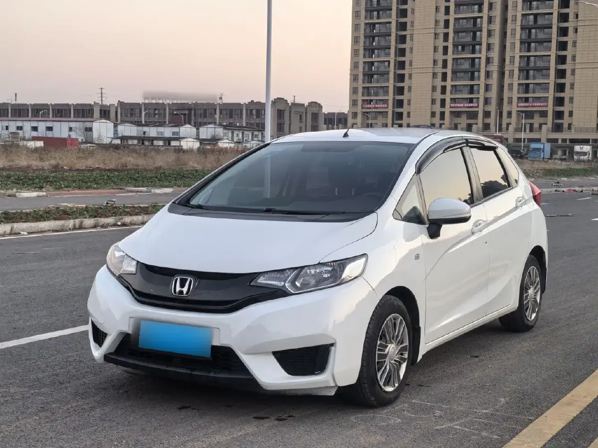 2016 Honda Fit 1.5L 131HP L4 CVT