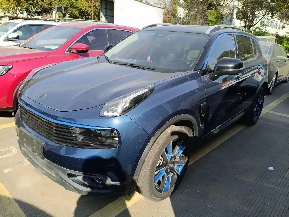 2017 LYNK&CO 01 2.0T 190HP L4 6AT