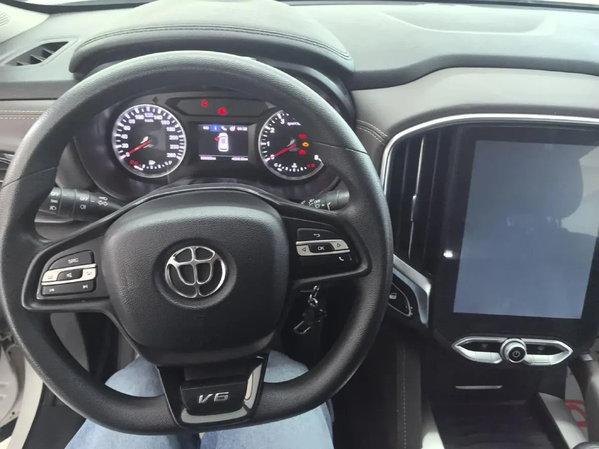 2018 Brilliance Auto V6 1.5T 150HP L4 6MT,autocango,china used car exporter,china ev exporter,chinese used car exporter,chinese used ev exporter