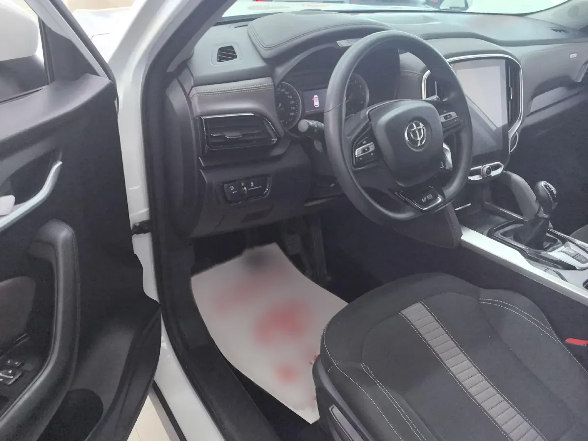 2018 Brilliance Auto V6 1.5T 150HP L4 6MT,autocango,china used car exporter,china ev exporter,chinese used car exporter,chinese used ev exporter