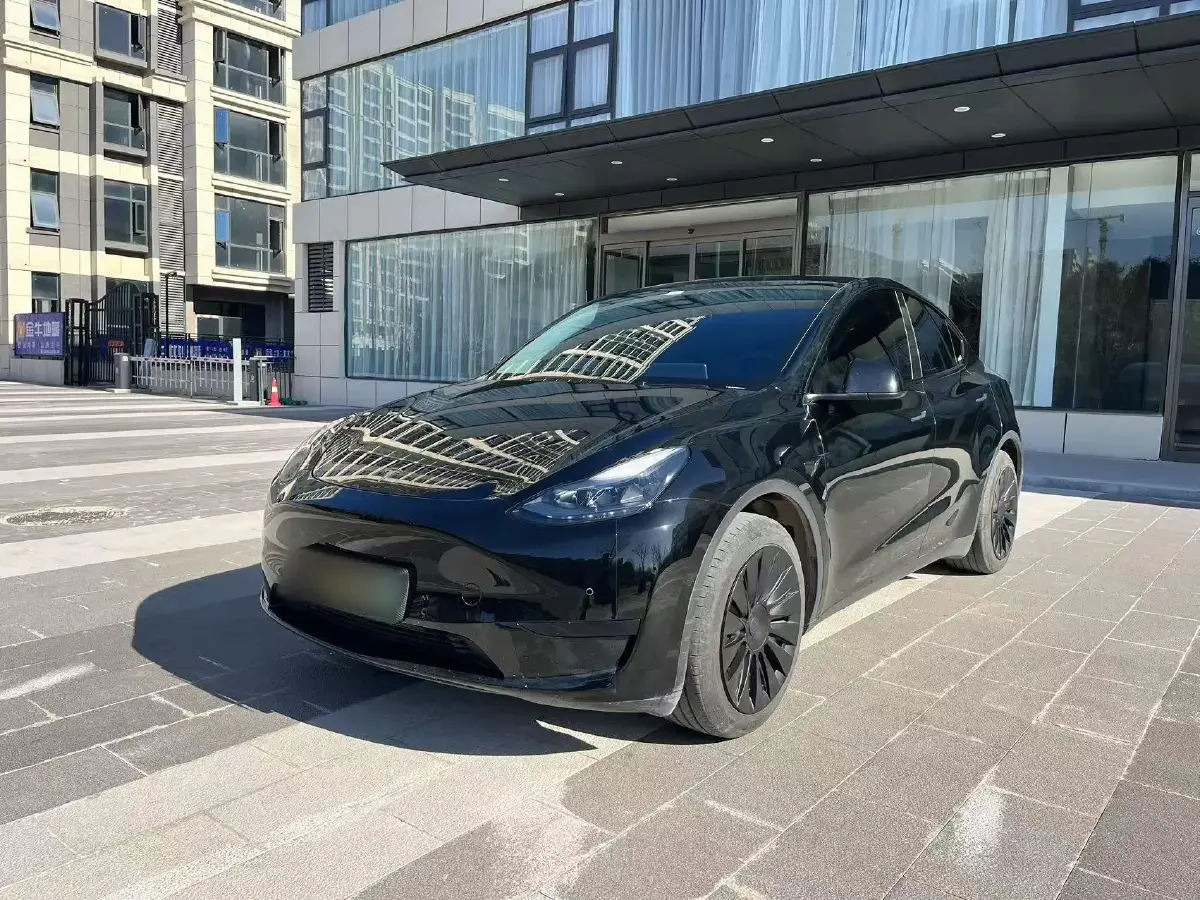 2023 Tesla Model Y BEV 60KWH