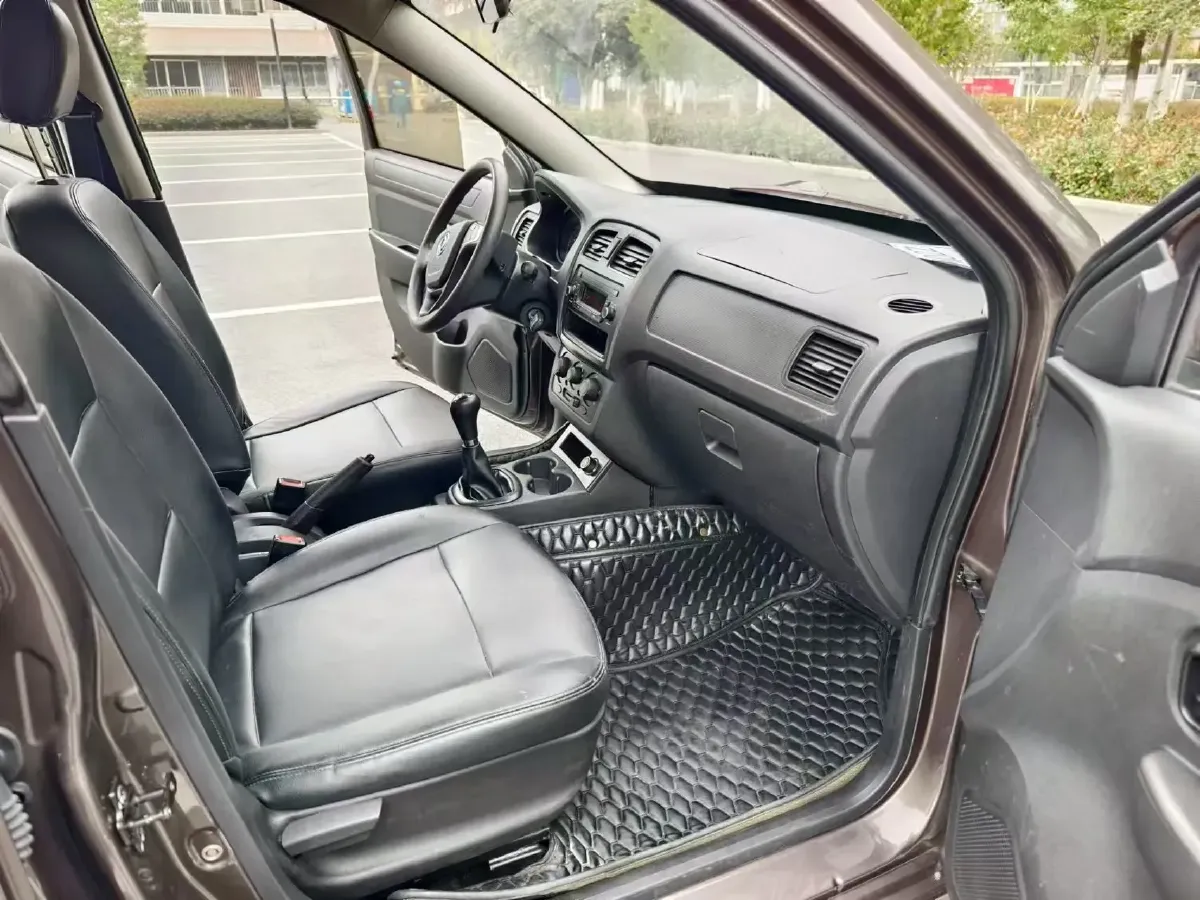 2019 DongFeng Fengon Fengon 330 1.5L 116HP L4 5MT,autocango,china used car exporter,china ev exporter,chinese used car exporter,chinese used ev exporter