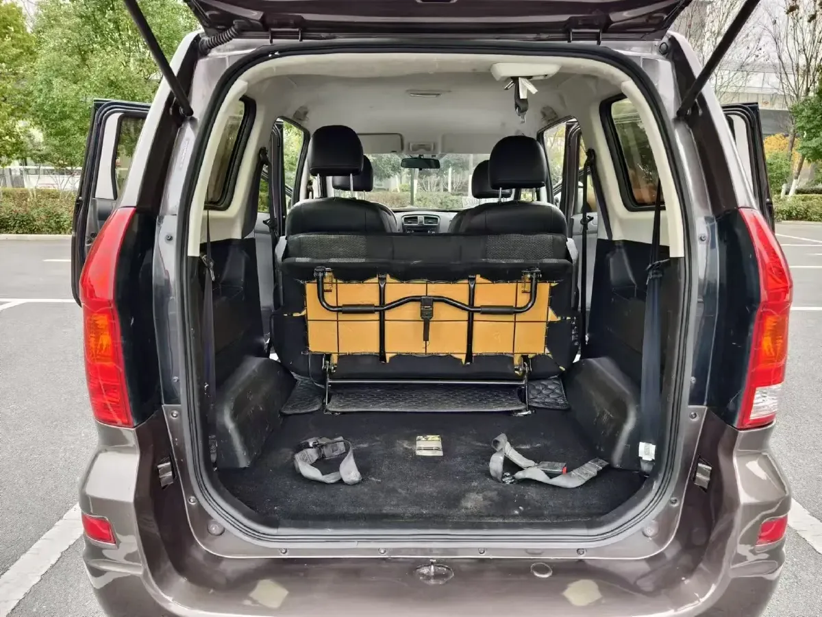 2019 DongFeng Fengon Fengon 330 1.5L 116HP L4 5MT,autocango,china used car exporter,china ev exporter,chinese used car exporter,chinese used ev exporter