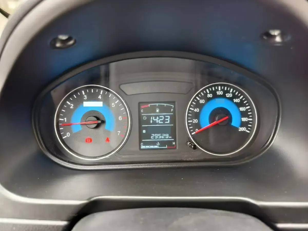 2019 DongFeng Fengon Fengon 330 1.5L 116HP L4 5MT,autocango,china used car exporter,china ev exporter,chinese used car exporter,chinese used ev exporter