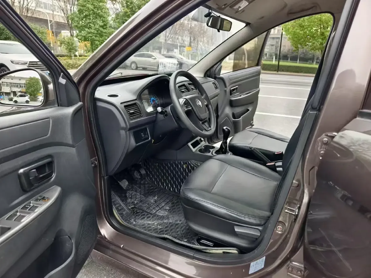 2019 DongFeng Fengon Fengon 330 1.5L 116HP L4 5MT,autocango,china used car exporter,china ev exporter,chinese used car exporter,chinese used ev exporter