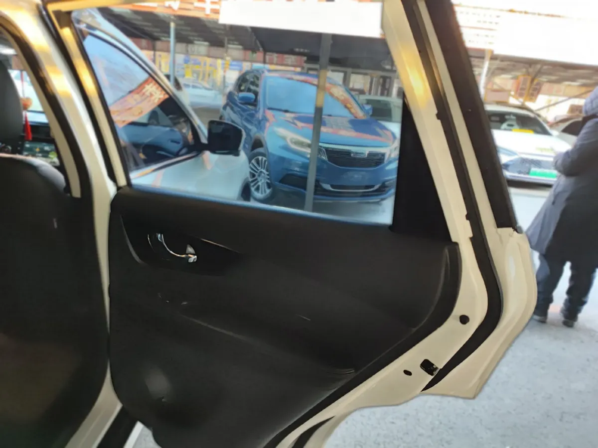 2019 Nissan X-Trail 2.0L 154HP L4 CVT,autocango,china used car exporter,china ev exporter,chinese used car exporter,chinese used ev exporter