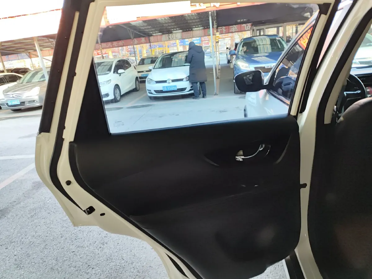 2019 Nissan X-Trail 2.0L 154HP L4 CVT,autocango,china used car exporter,china ev exporter,chinese used car exporter,chinese used ev exporter