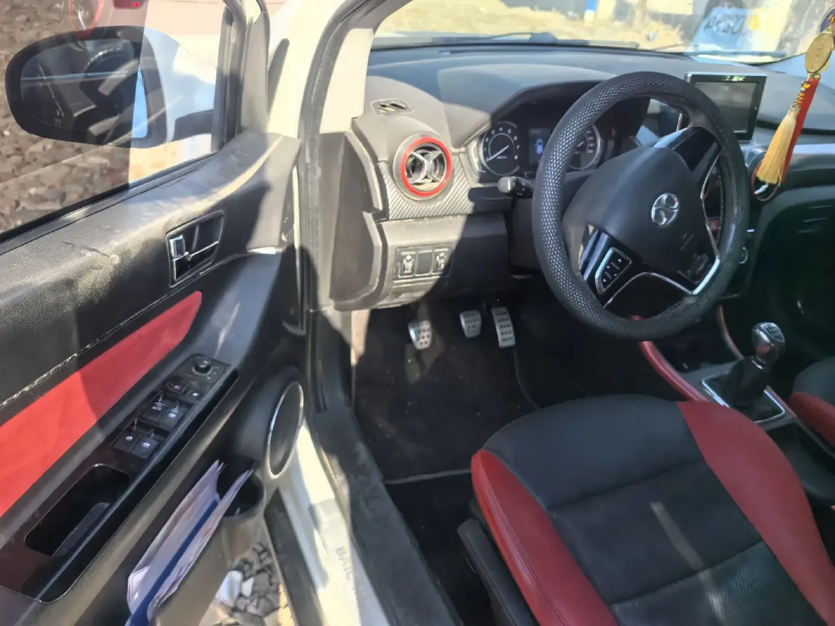 2015 BeiJing Auto Senova X25 1.5L 116HP L4 5MT,autocango,china used car exporter,china ev exporter,chinese used car exporter,chinese used ev exporter