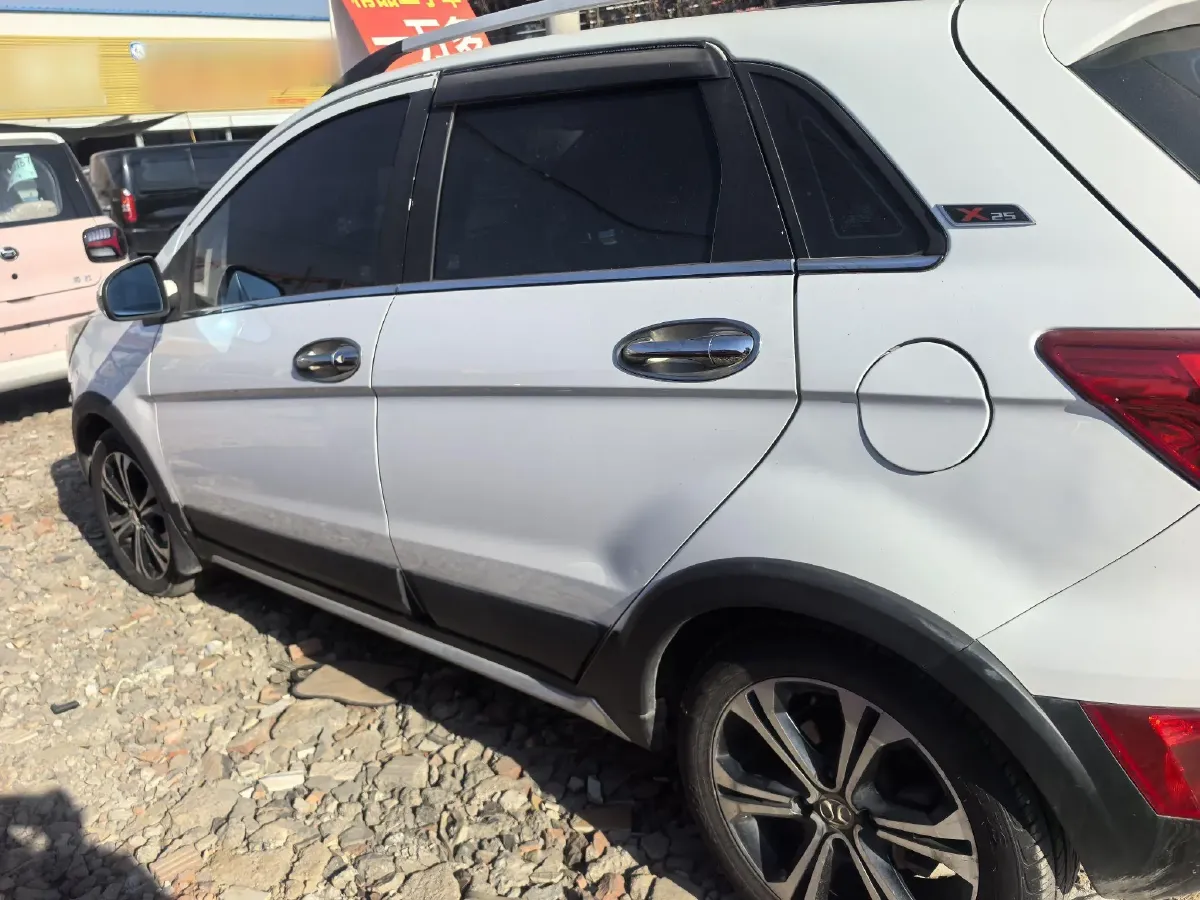 2015 BeiJing Auto Senova X25 1.5L 116HP L4 5MT,autocango,china used car exporter,china ev exporter,chinese used car exporter,chinese used ev exporter