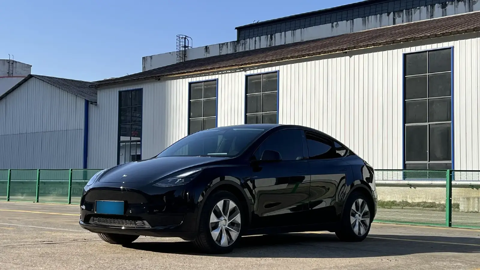 2022 Tesla Model Y BEV 60KWH