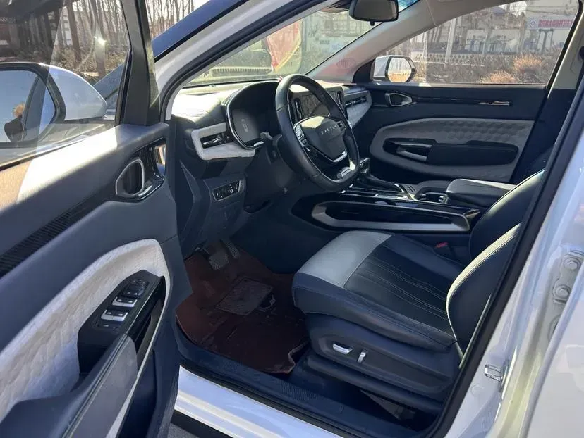 2019 BaoJun RM-5 1.5T 147HP L4 CVT,autocango,china used car exporter,china ev exporter,chinese used car exporter,chinese used ev exporter